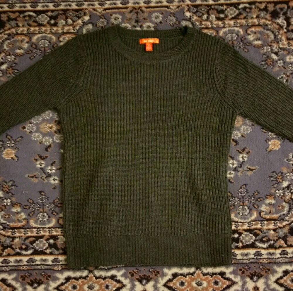 Sleek gray color sweater