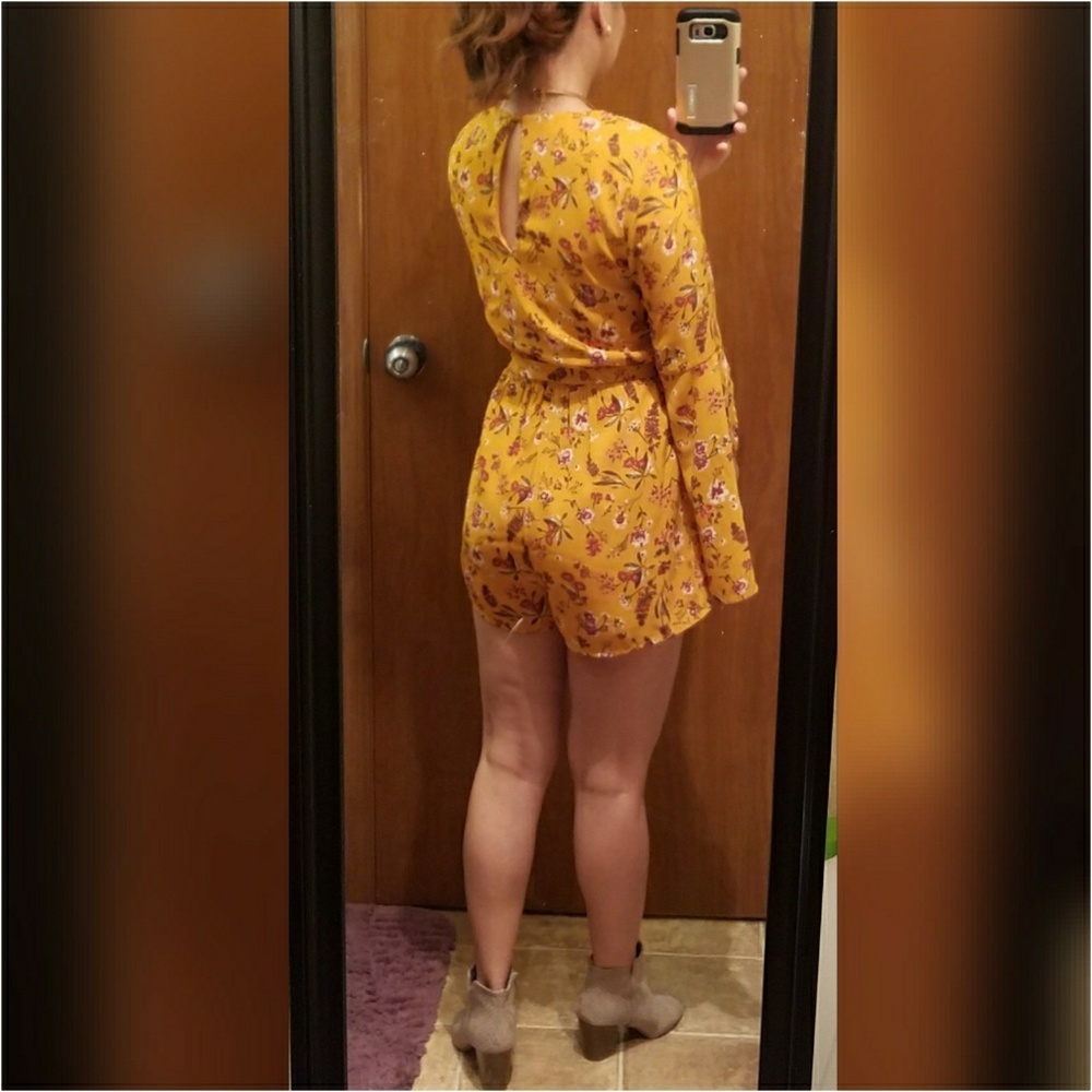 Floral Surplice Bell Sleeve Romper - Picture 3 of 3