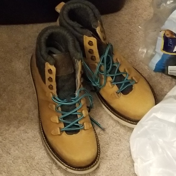 Aldo Mens boots. almost BRAND NEW. Sz 9.5 - Picture 2 of 4