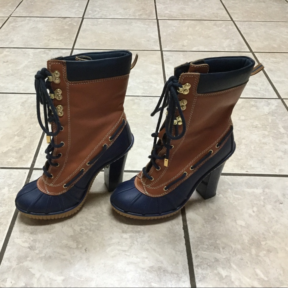 SOLD ON EBAY* Michael Kors Heeled Duck Boot - Picture 3 of 8