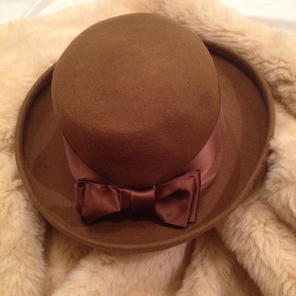 ❤️Italian wool hat with silk band and bow