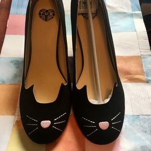 BLACK PUMPS CLASSY AND SASSY. NIB. SZ 9