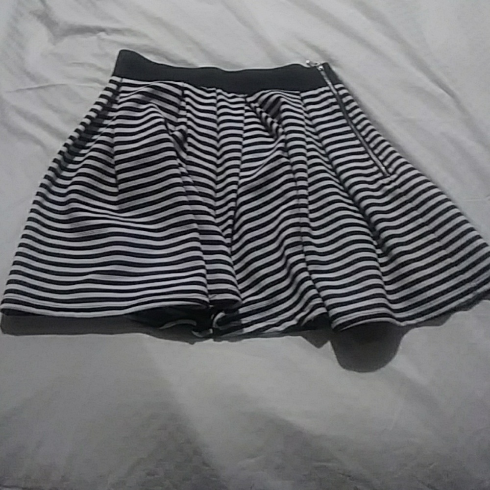 💲REDUCED PRICE💲Romeo &  Juliet skirt