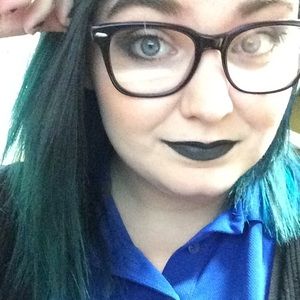 Meet your Posher, Michaela