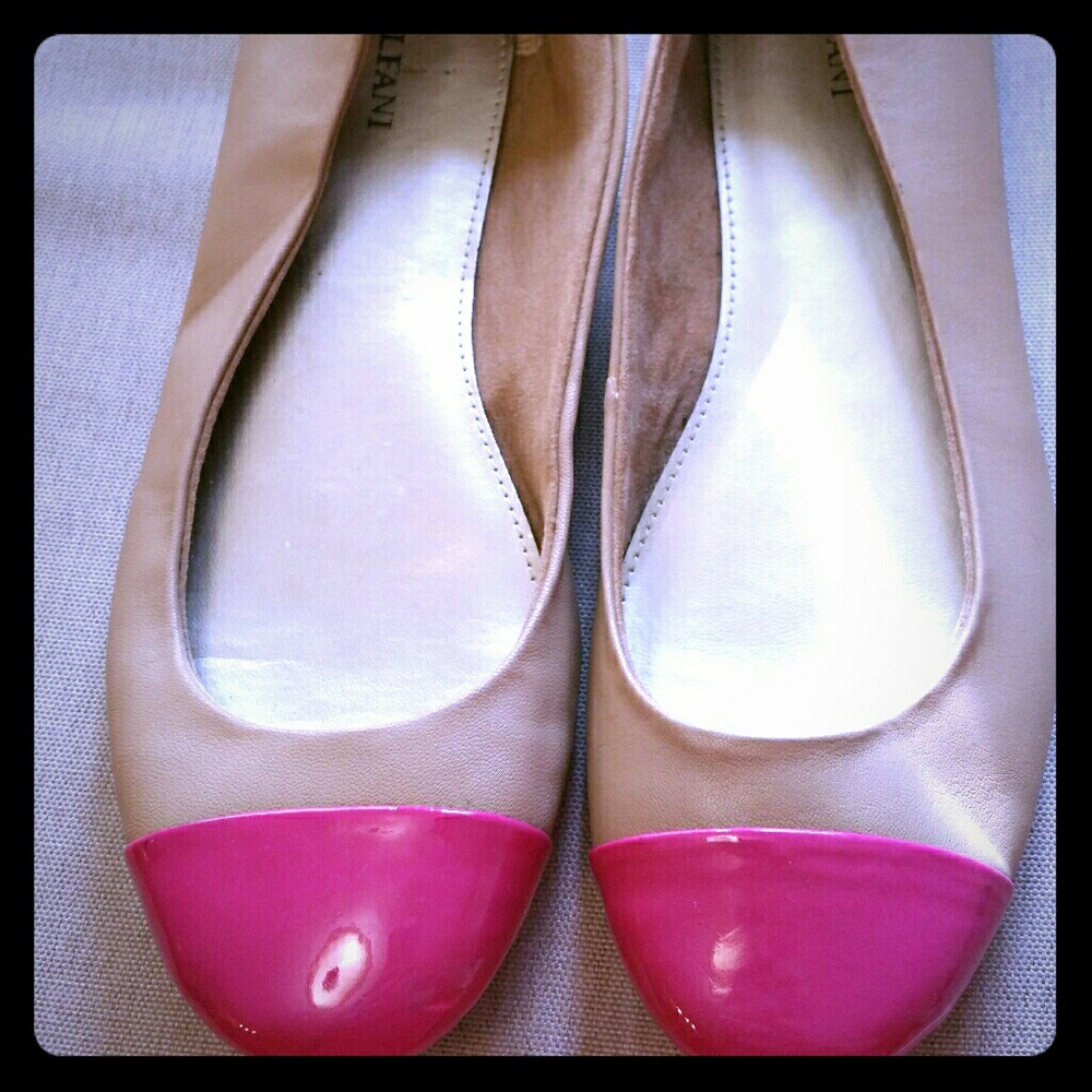Alfani cream and hot pink flats size 9