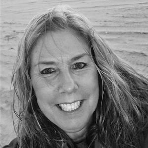 Meet your Posher, Suzanne