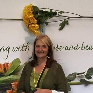 Meet your Posher, Debbie