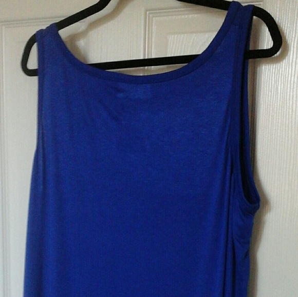 NWT WOMAN'S GRAPHIC TANK TOP - Picture 3 of 4