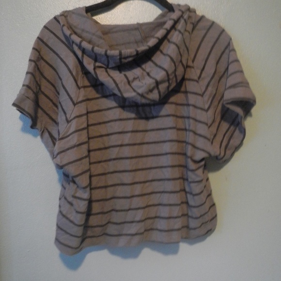 Gray/black striped sugar skull hooded top - Picture 3 of 3