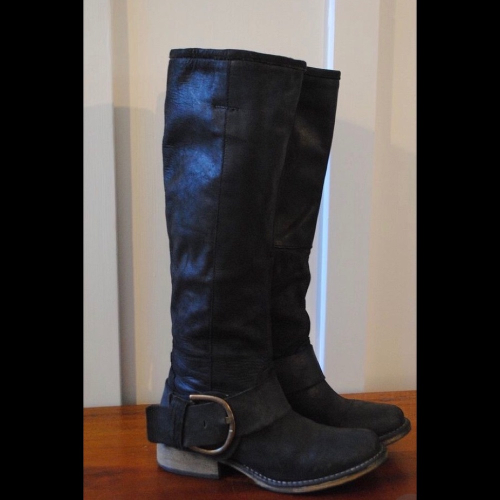 Steve Madden Larent boots size 9