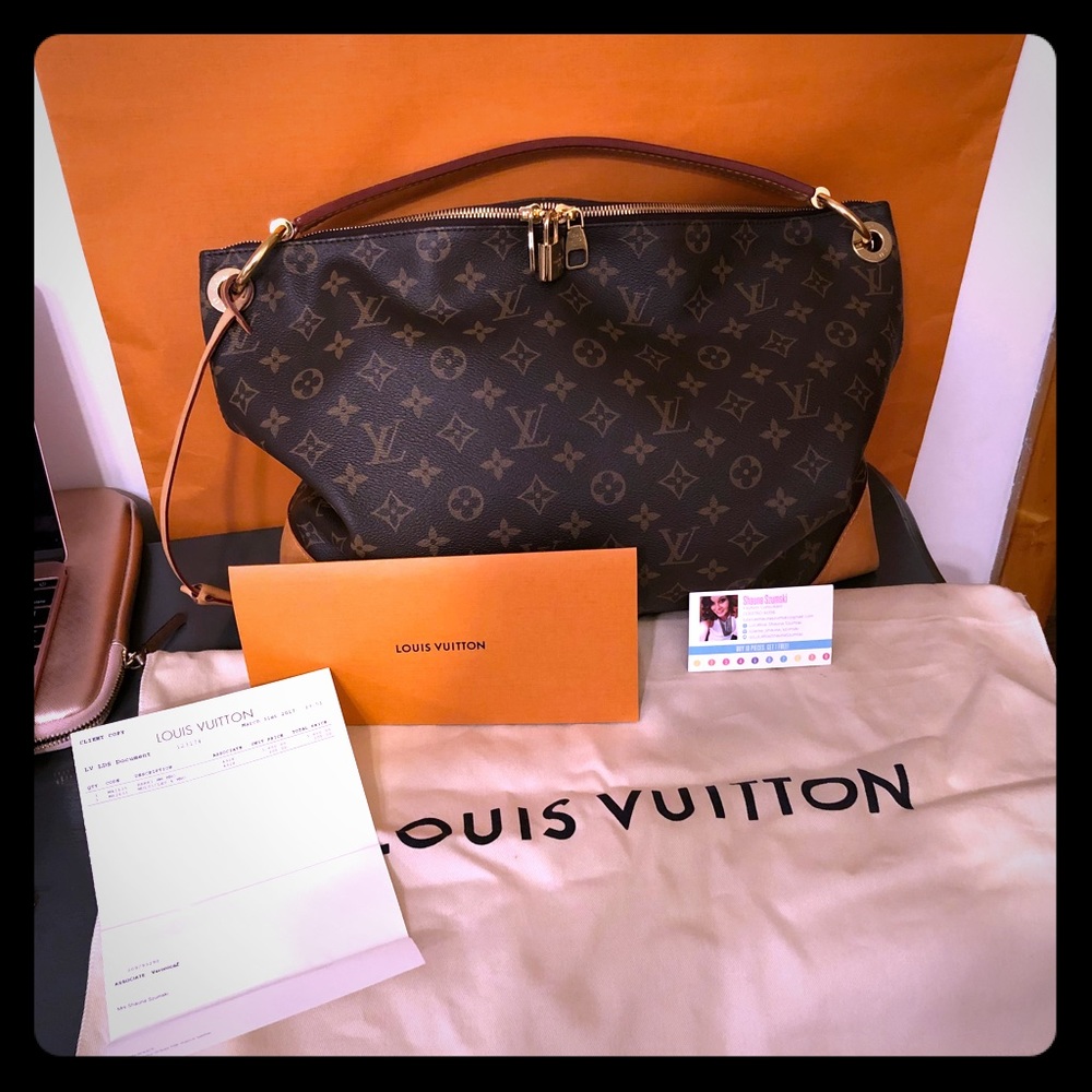 Louis Vuitton Berri MM