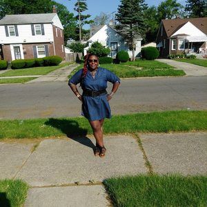 Meet your Posher, Adrienne