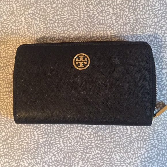 Tory Burch Handbags - Tory Burch wallet