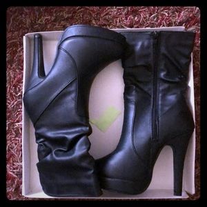 Black boots with heel