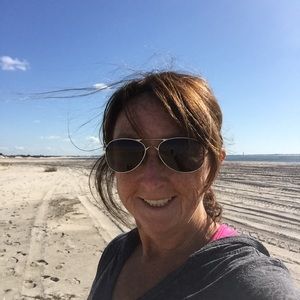 Meet your Posher, Denise