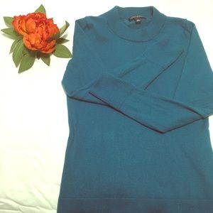 Banana Republic teal crew neck sweater