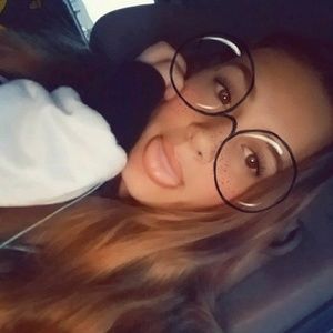 Meet your Posher, Tiara