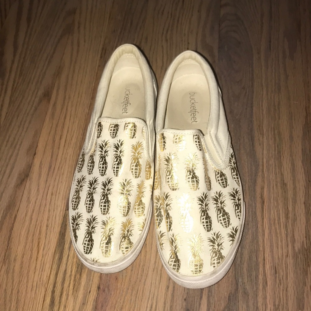 Bucket feet metallic gold pineapple shoes