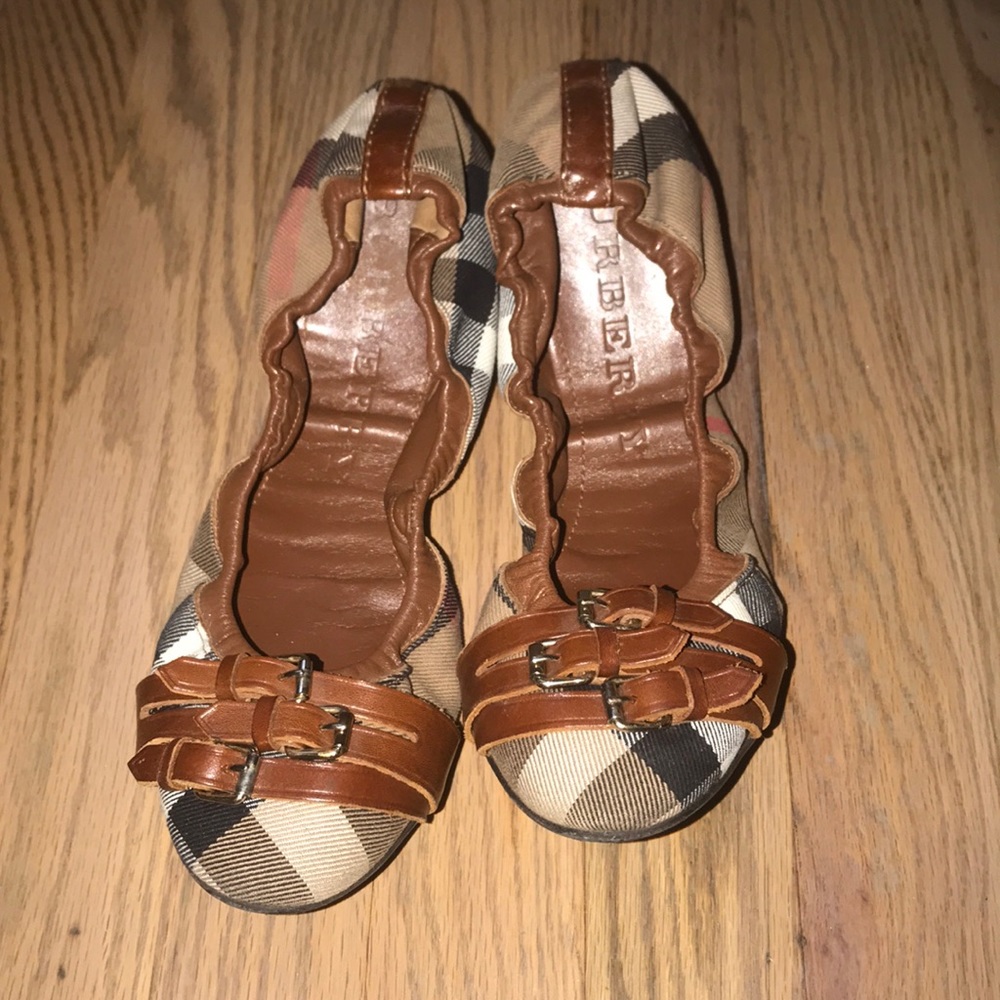 Burberry flats
