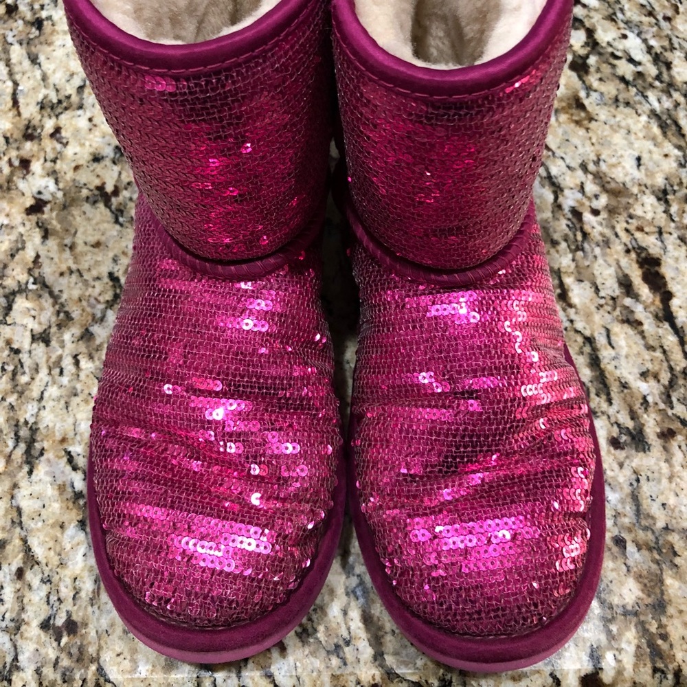 UGG 🎆SpArKlY🎆 Pink boots!!!  Size 4 (big kids)