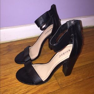 Strappy Black Heels in 7.5