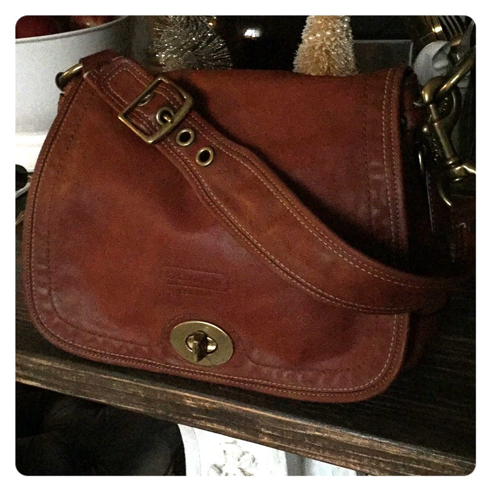 COACH 100% leather shoulder bag & wristlet combo