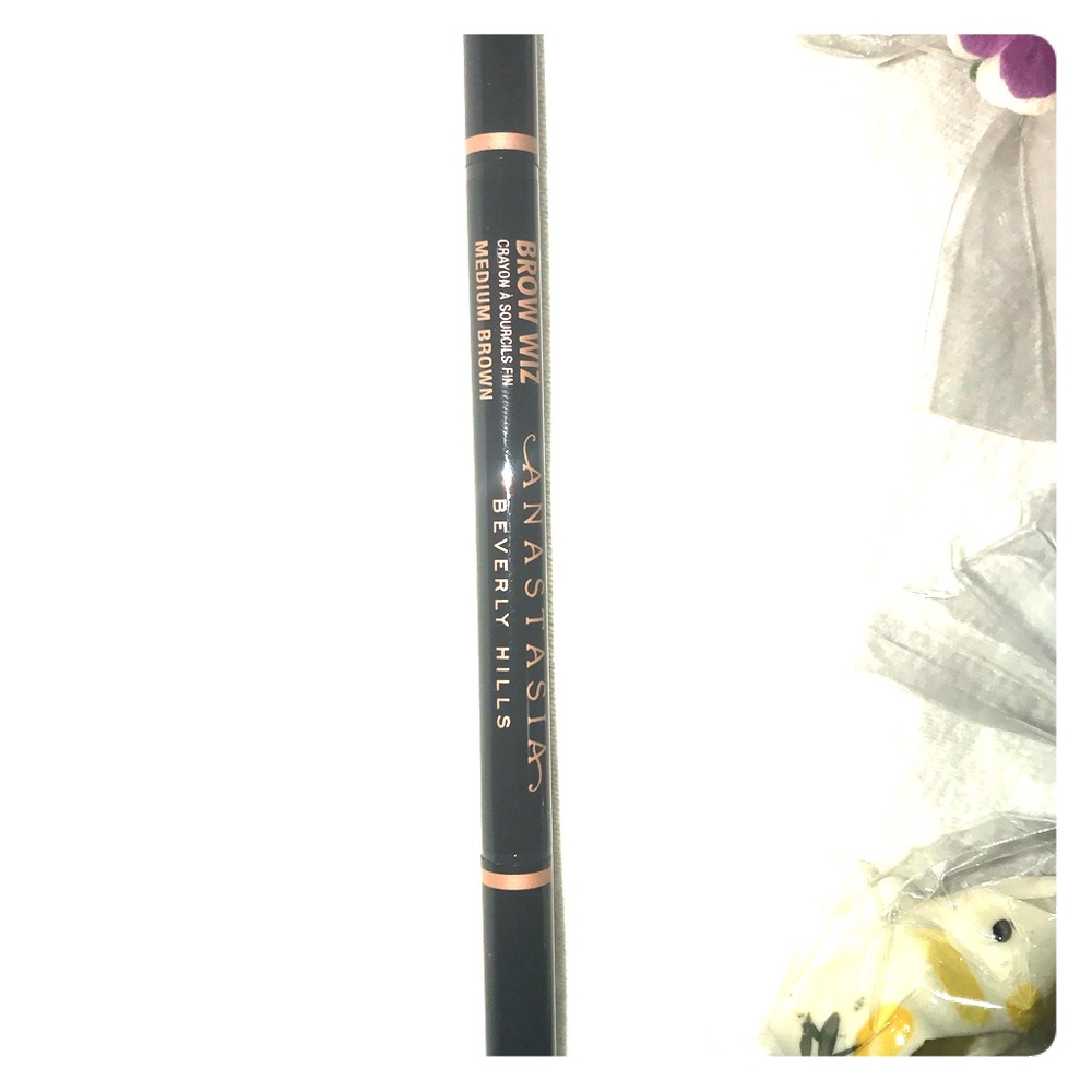 Anastasia Beverly Hills Brow Wiz, medium brown 3.