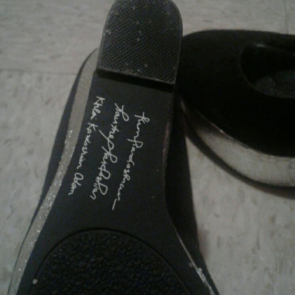 Shoes - Picture 4 of 4