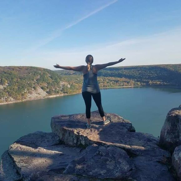 Meet your Posher, Sarah - Picture 2 of 9