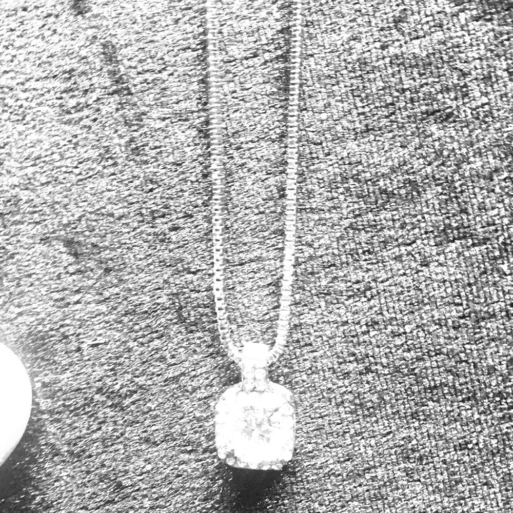 Selling Chrystal diamonds with .925 silver rope