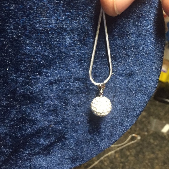 Selling Chrystal diamonds with .925 silver rope - Picture 4 of 6