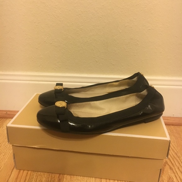 Michael kors flats size 7 worn twice black - Picture 3 of 3