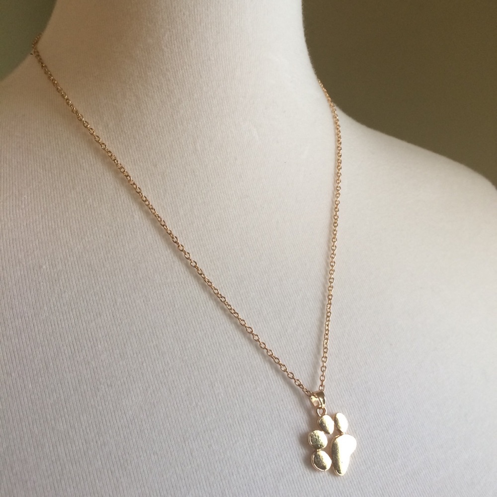 🐾 Paw Print Necklace