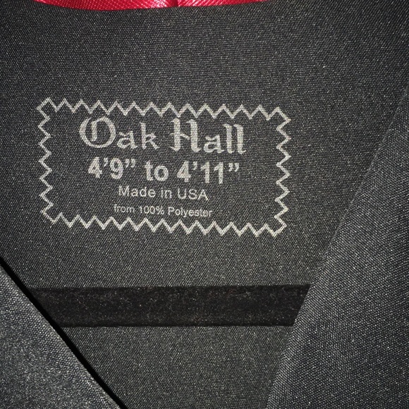 Graduation gown! - Picture 2 of 3