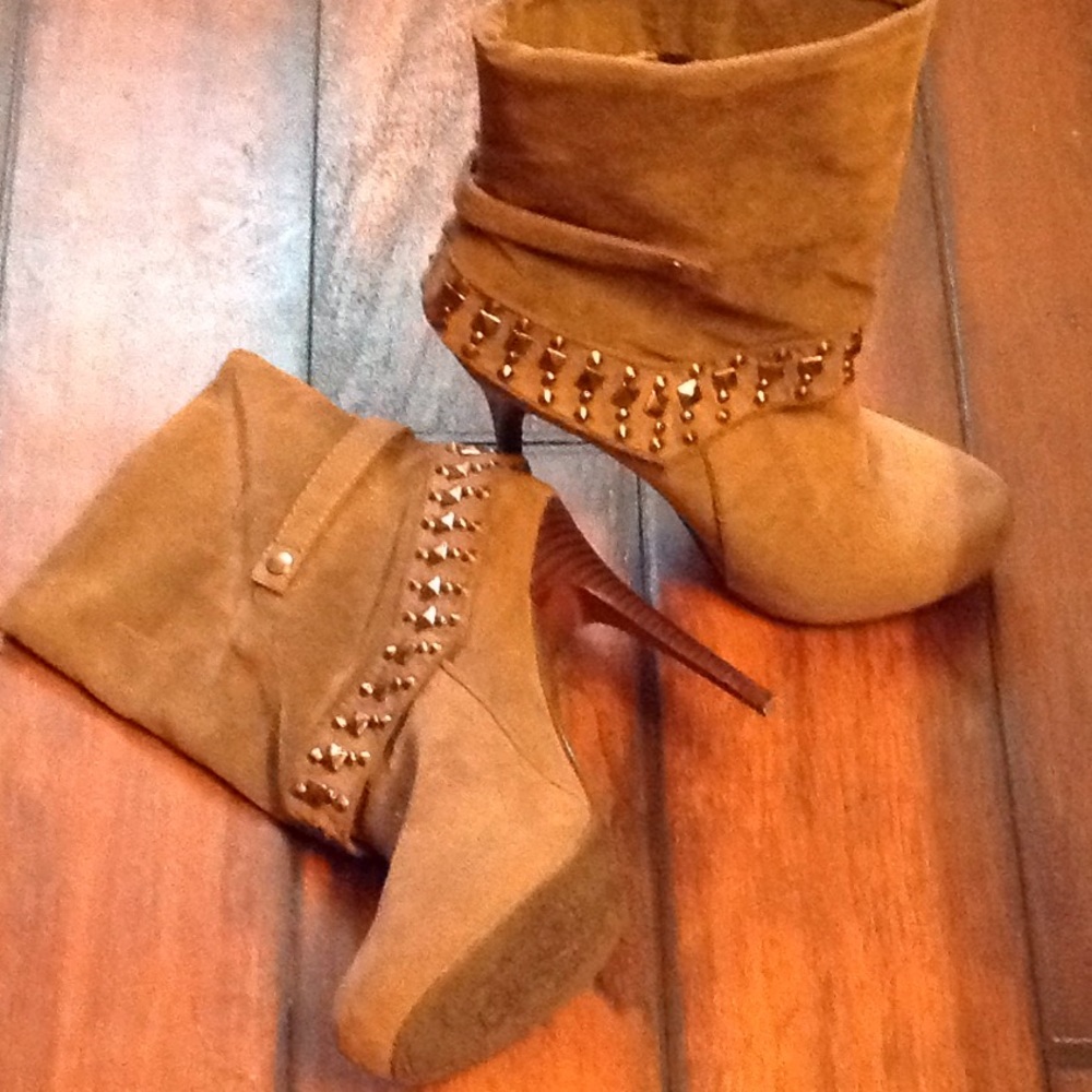 Dollhouse 4 1/2" heel boots
