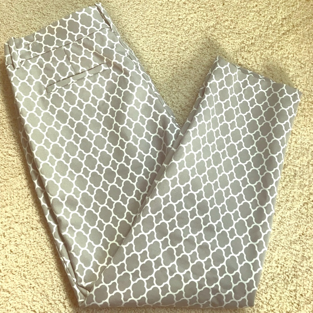 Gorgeous Grey and White cropped Pant-Like New!