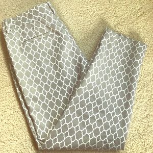 Gorgeous Grey and White cropped Pant-Like New!