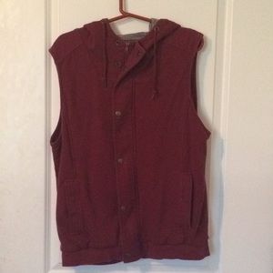 21Men red vest with hood XL