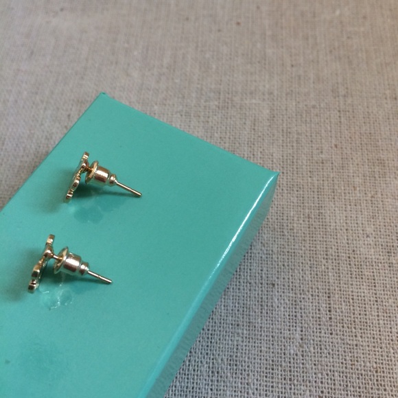 🎉3 for $15 Paw Print Earring - Picture 5 of 8