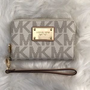 Michael Kors wristlet wallet
