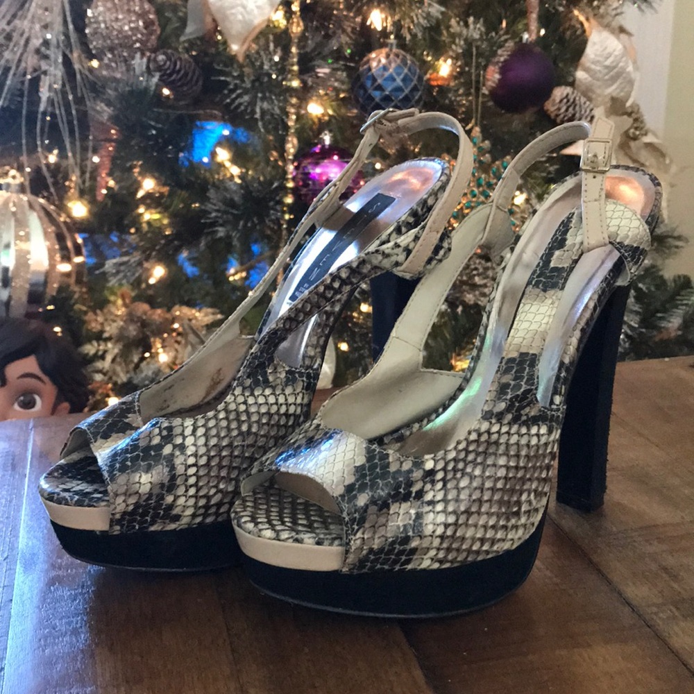 Steven by Steve Madden platform snake 👠 heels