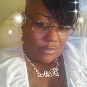 Meet your Posher, Dionne