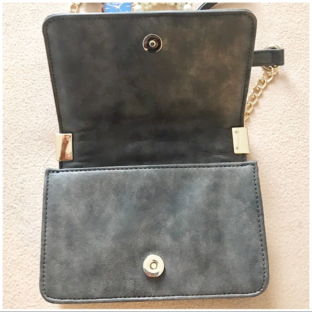 ❌SOLD❌ BCBG PARIS Pewter Carmen Blvd Shoulder Bag - Picture 4 of 8