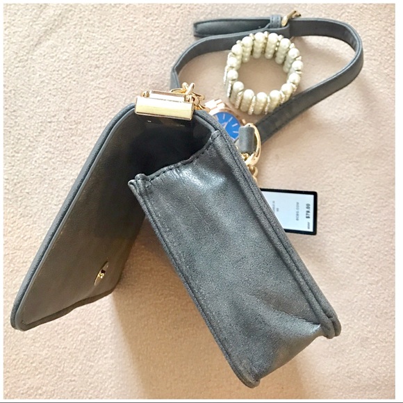 ❌SOLD❌ BCBG PARIS Pewter Carmen Blvd Shoulder Bag - Picture 7 of 8