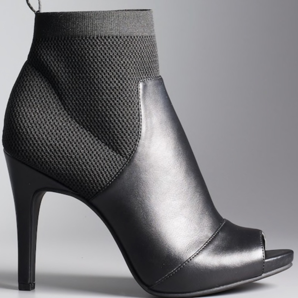 Vera wang high heel peep toe ankle booties