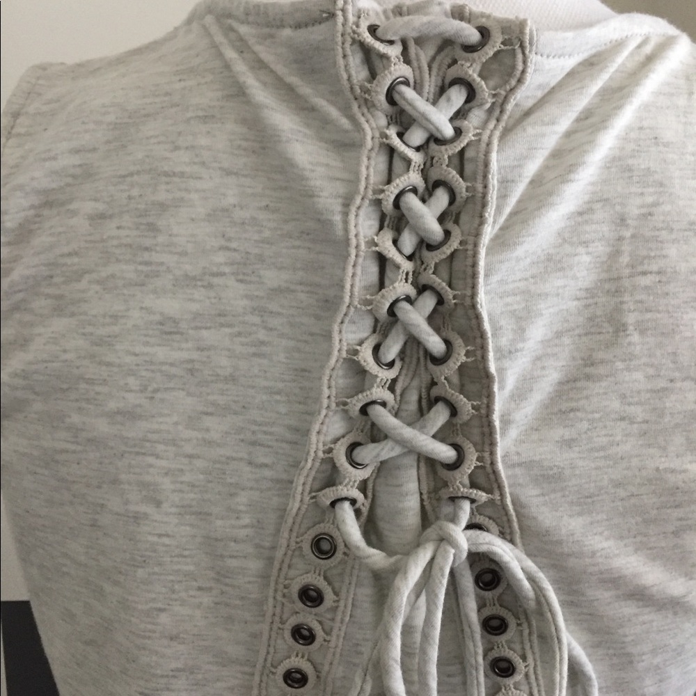 NWT Strassi heather gray tie-up, high-low tank - Picture 3 of 4