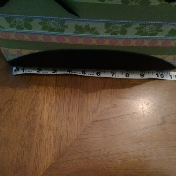 Handbag - Picture 2 of 6