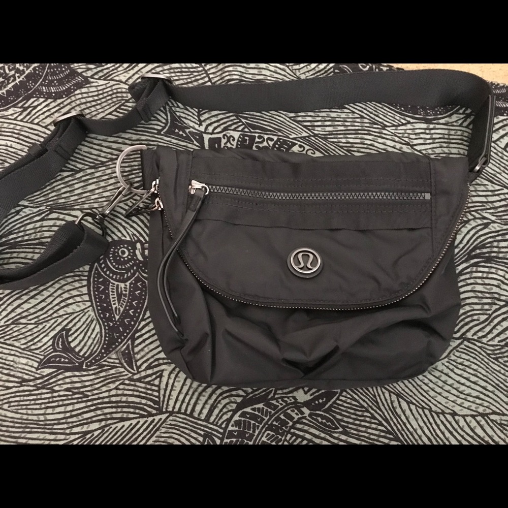 Lululemon athletica festival bag