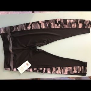 NWT-Ladies Size Large workout capris. Camo accent.