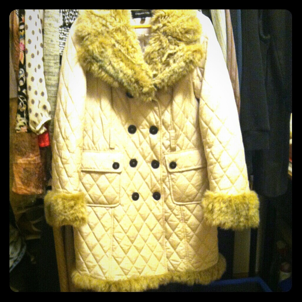EUC Vintage Jones NY puffer trench w/faux fur